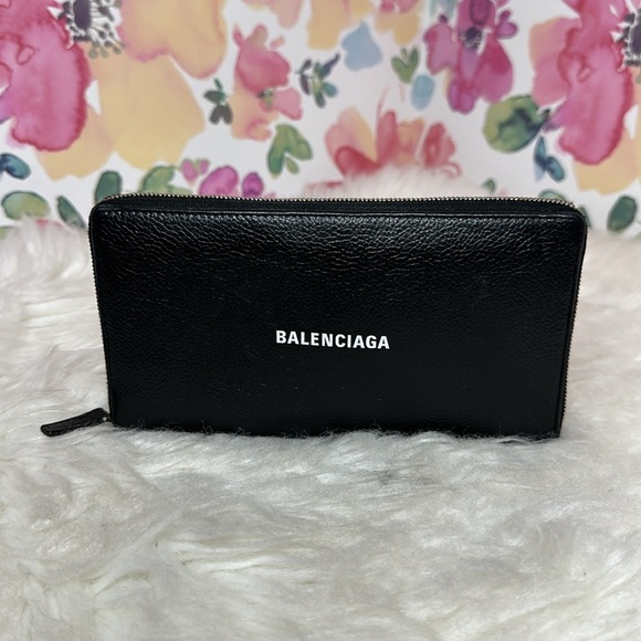 💯Authentic Balenciaga Black Leather Wallet🍀 - Picture 15 of 16